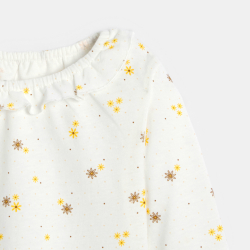 تي شيرت مُزين بطبعة زهور...